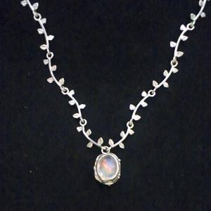山口理氏 制作 レインボームーンストーン西洋木蔦ネックレス(銀) - rainbow-moonstone ivy-entangled necklace(silver)